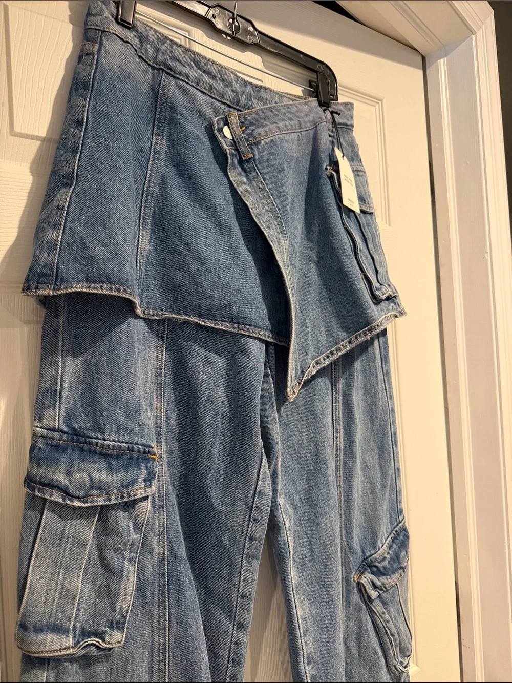 Wide-Leg Cargo Jeans